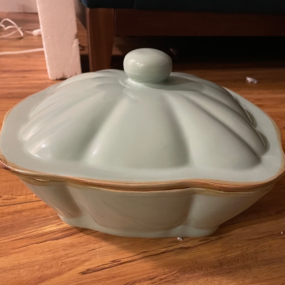 Vietri casserole pan with lid